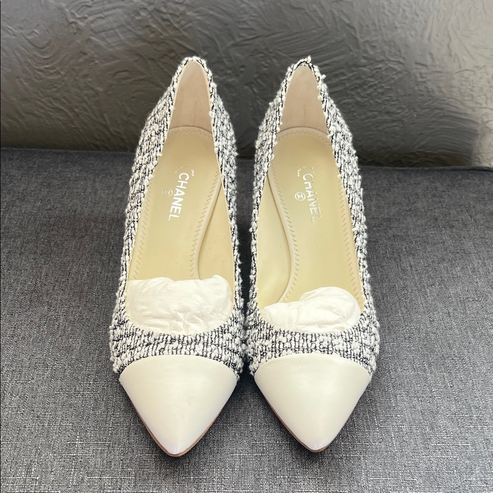 CHANEL Women's Tweed and Leather Heels - Black and Cream